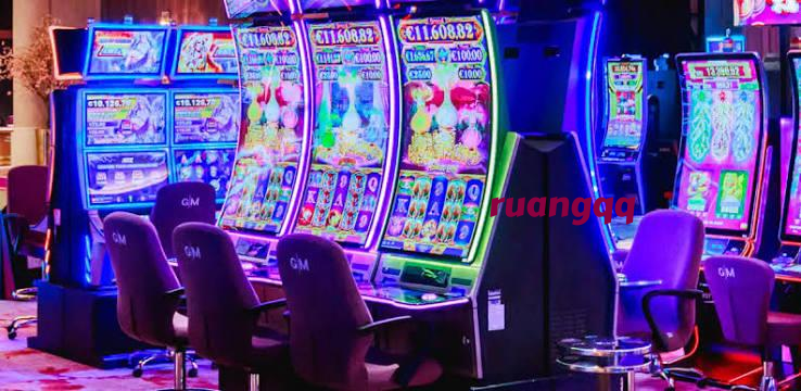 ruangqq Live Dealer Tables at Your Fingertips